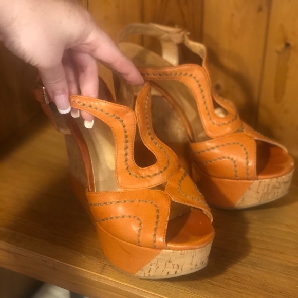Orange wedge sandals with cork heel - Picture 2 of 3